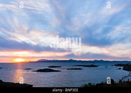 Sonnenuntergang, Skye, Point of Sleat, Cirrus-Wolken Stockfoto