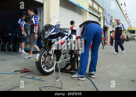 ZIC Motorrad Racing Boxengasse Stockfoto