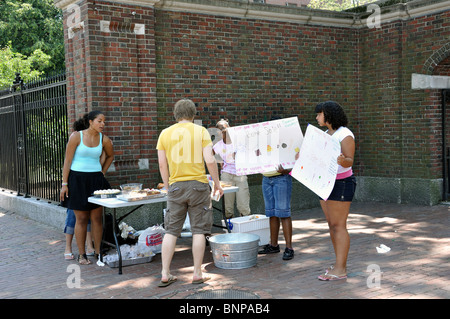 Schüler Backen Verkauf und Fundraising, Harvard University, Cambridge, Massachusetts, USA Stockfoto