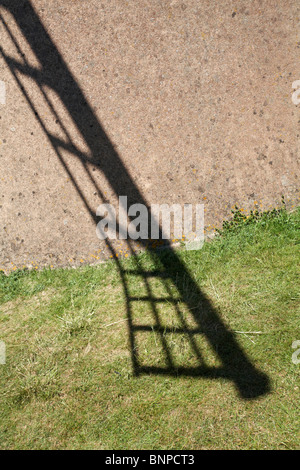 Segel Schatten der Bembridge Windmühle, Isle of Wight, Hampshire, Großbritannien im Juni Stockfoto