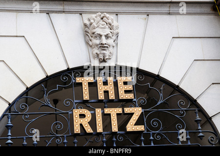 Das Hotel Ritz zu signieren, Logo, Piccadilly, London, England, UK Stockfoto
