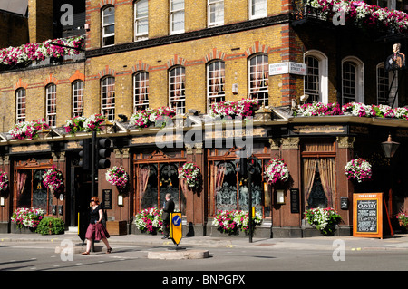 Das Albert-Pub in Victoria Street, Westminster, London, England, Vereinigtes Königreich Stockfoto