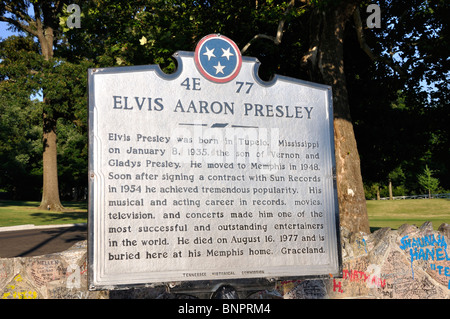 Denkmal-Schild am Elvis Presleys Haus (Graceland) in Memphis, Tennessee, USA Stockfoto