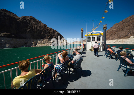 USA-Nevada - Lake Mead Ausflug Paddelboot Desert Princess. Passagiere auf dem oberen Deck. Stockfoto