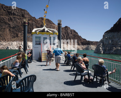 USA-Nevada - Lake Mead Ausflug Paddelboot Desert Princess. Passagiere auf dem oberen Deck. Stockfoto