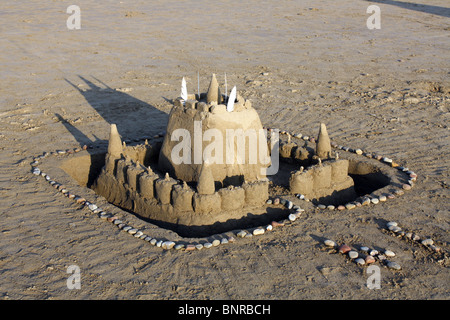 Sandburg am Strand in Broadhaven Pembrokeshire Stockfoto