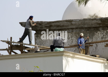 Ägyptischen Baumeister arbeitet an einem Hotel Resort Sharm el Sheikh Ägypten Stockfoto