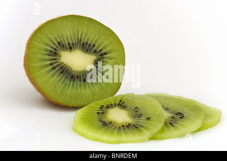 Kiwi in Scheiben geschnitten Stockfoto