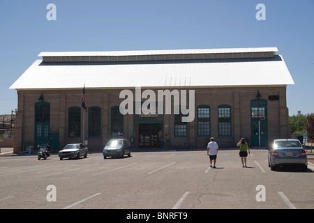 Route 66 Straße Reise nach Arizona - historische Stadt Kingman AZ - das Powerhouse Museum und Visitor Center. Stockfoto