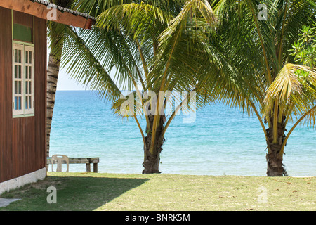 hölzerne Gästehaus am tropischen Strand, Tioman Island, malaysia Stockfoto