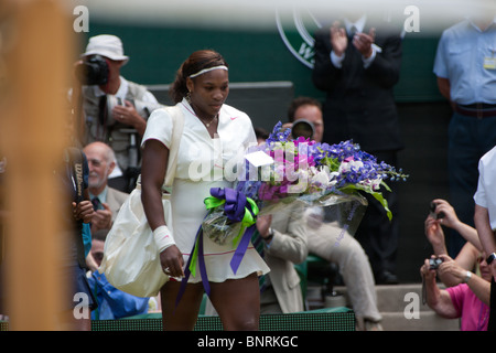 3. Juli 2010: Damen Einzel - Finale. Serena Williams USA (1) V Vera Zvonareva RUS (21.) Internationales Tennisturnier in Wimbledon statt bei den All England Lawn Tennis Club, London, England. Stockfoto