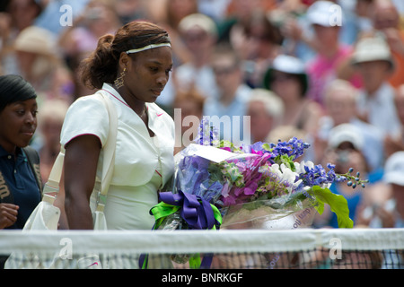 3. Juli 2010: Damen Einzel - Finale. Serena Williams USA (1) V Vera Zvonareva RUS (21.) Internationales Tennisturnier in Wimbledon statt bei den All England Lawn Tennis Club, London, England. Stockfoto
