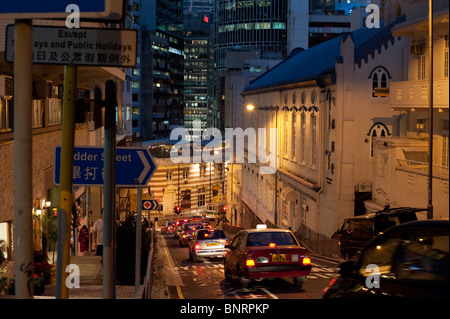 Unten Glenealy in Central Hong Kong.With der Fringe Club voraus. Stockfoto