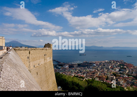 Europa, Italien, Neapel, Stadtbild, Vesuv, Castel Sant elmo Stockfoto