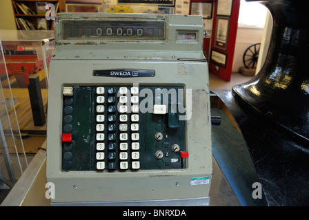 Alten Sweda Registrierkasse an der Midland Railway centre Swanwick Derbyshire England uk Stockfoto