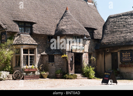 Reetgedeckte Wirtshaus 'The Waggon & Horses' in Beckhampton in der Nähe von Marlborough in Wiltshire England UK EU Stockfoto