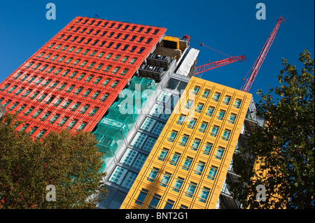 Zentrale St Giles ist das erste Werk in Großbritannien von Renzo Piano Building Workshop, es ist ein Büro- und Wohn-Schema Stockfoto