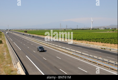 A9 Autoroute Fahrbahnen gesehen nördlich von Perpignan Südfrankreich Stockfoto