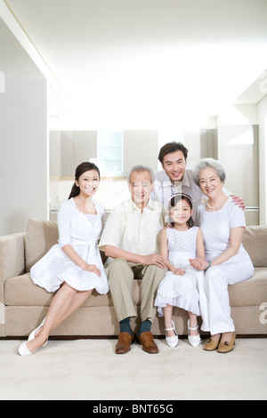 Porträt von einer drei-Generationen-Familie zu Hause Stockfoto