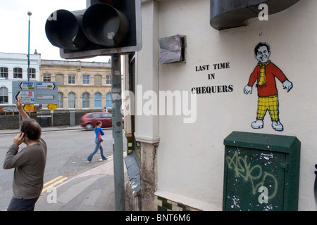 Graffiti von Nick Walker, verkleidet mit Tony Blair als Rupert Bear mit dem Schriftzug 'Last Time in Chequers' Bristol, UK. 2007 Stockfoto