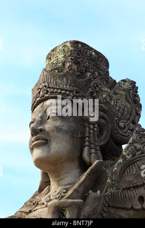 Indonesien, Bali, Semarapura, Bale Kambang, schwimmende Pavillon, Statue, Stockfoto