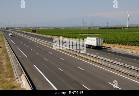 A9 Autoroute Fahrbahnen gesehen nördlich von Perpignan Südfrankreich Stockfoto