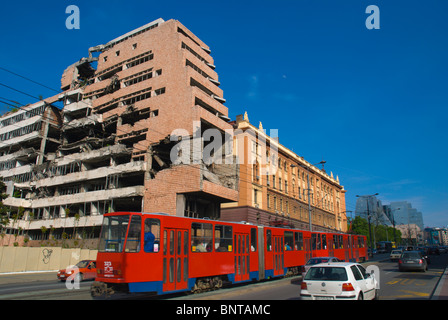 Regierungsgebäude in 1999 von der NATO bombardiert und Links intakt Mitteleuropa der Belgrad-Serbien Stockfoto