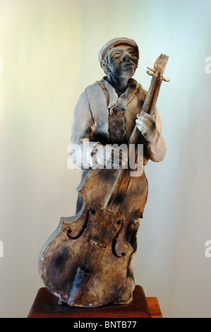 Keramik-Skulptur von David Waltz, Columbia, KY. Stockfoto