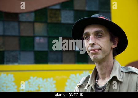 Ehlers-Danlos-Syndrom-Störung des Bindegewebes. Ein Sufferer und Patient Gary Stretch arbeitet am Circus of Horrors, STOCKTON, Großbritannien Stockfoto