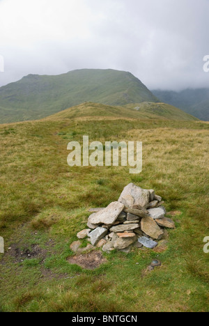 Der Gipfel des Birks mit St Sunday Crag darüber hinaus. Stockfoto