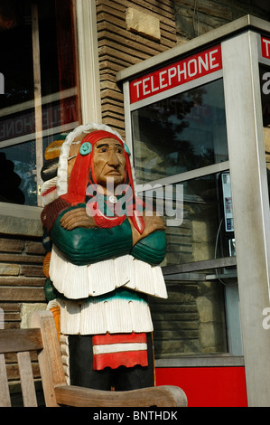 Wooden indischen am Eingang zum Indian Resort Lodge, Lake Cumberland, KY. Stockfoto