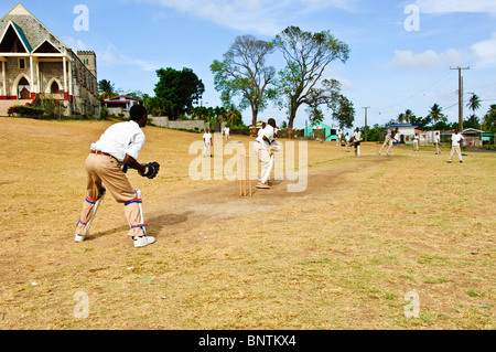 Sunday Cricket Spiel auf Grenada, Windward Islands, Karibik. Stockfoto