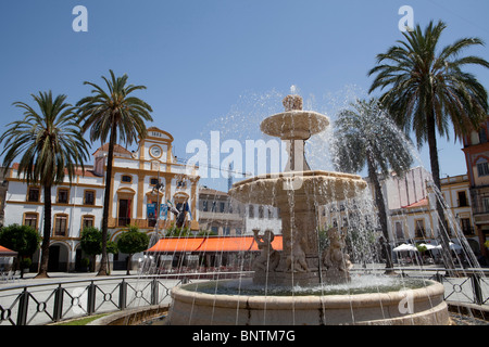 Dekorativer Brunnen der Plaza de España in Merida Stockfoto