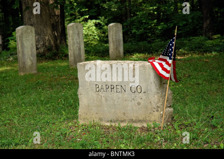 Grabstätte in der alten Mulkey Gemeindehaus State Historic Site, politisch, KY. Stockfoto