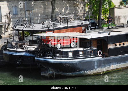Amphicar, Amphibisches Auto auf Hausboot in Paris Frankreich Stockfoto