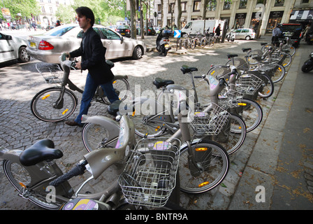 Velib Fahrräder zu mieten in der Nähe von l ' Opera Paris Frankreich Stockfoto