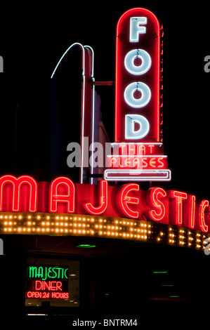 Nacht Schuss des majestätischen Diner in Atlanta Georgia Stockfoto