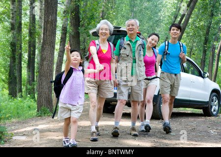 Familie auf eine Reise auf dem Land Stockfoto