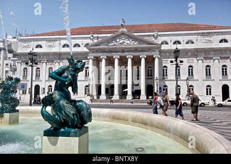 Teatro Nacional Dona Maria II und der Brunnen davor Stockfoto