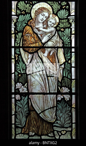 Ein Glasfenster Darstellung der Jungfrau Maria mit Jesuskind, St Margarets Kirche, Ratlinghope, Shropshire; Stockfoto