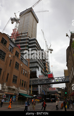 Der Bau des Scherbengebäudes an der London Bridge, großbritannien. Stockfoto