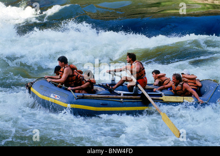 White Water rafting auf dem Sambesi-Fluss zwischen Simbabwe und Sambia Stockfoto