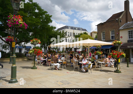 Pavement Cafe Carfax Horsham West Sussex England Stockfoto