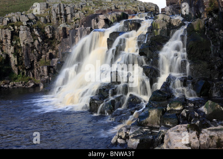 Des Flusses Tees fließt über den unteren Wasserfall der Kessel Schnauze oberen Teesdale County Durham Stockfoto