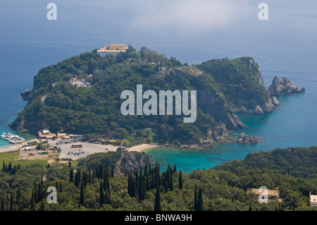 Malerischer Panoramablick über das Dorf Paleokastritsa auf der griechischen Insel Korfu Griechenland GR Stockfoto