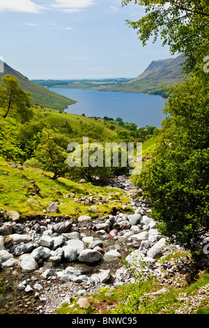 Blick über Wast Wasser von Wasdale Head Route bis Scafell Pike, Lake District, Cumbria, England, UK Stockfoto