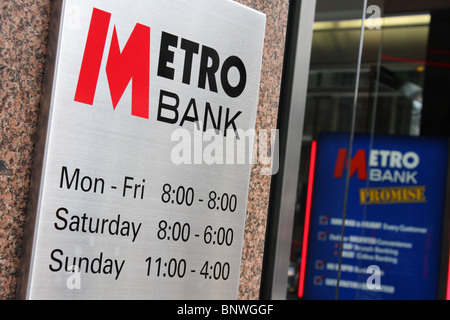 Die Metro Bank, Holborn, London, England, Vereinigtes Königreich Stockfoto