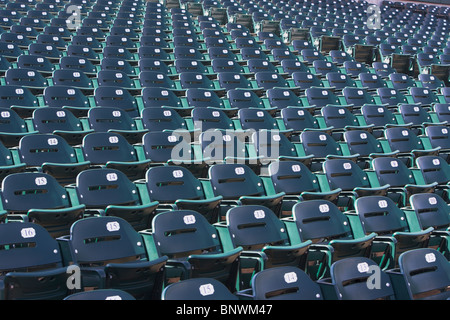 Leere Bleacher Sitze Stockfoto