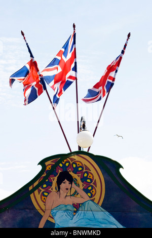 Eine Dampf-Kirmes am Strand von Weston-Super-mare Stockfoto