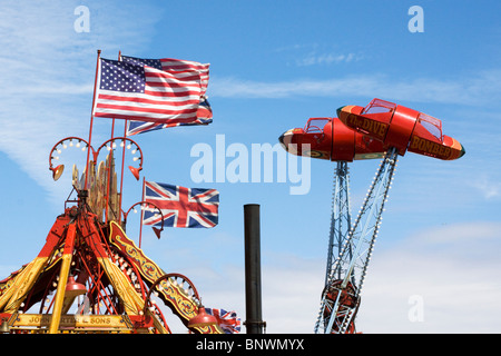 Eine Dampf-Kirmes am Strand von Weston-Super-mare Stockfoto